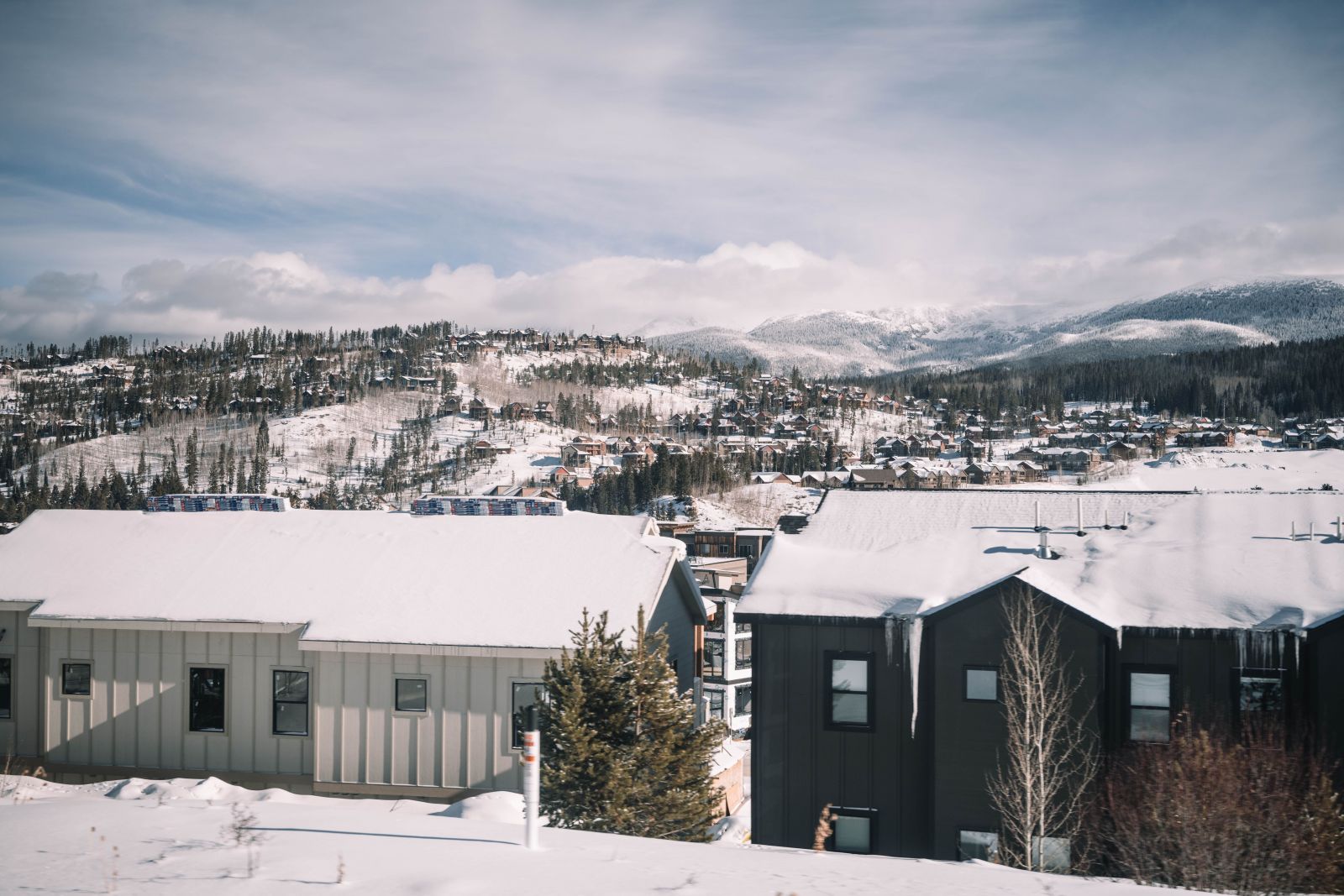 Colorado suburban neighborhood with mountain terrain Armour Roofing service area
